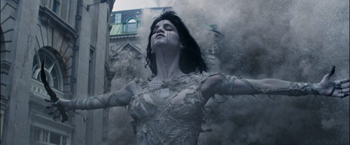 Sofia Boutella als Mumie