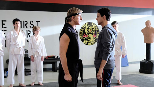 William Zabka und Ralph Macchio in Cobra Kai