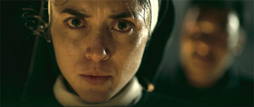 Maria Evoli als Nonne Ofelia in "La Exorcista"