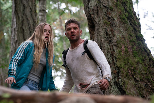 Ryan Phillippe und Amélie Hoeferle in "One Mile: Chapter One" Ryan Phillippe und Amélie Hoeferle in "One Mile: Chapter One"
