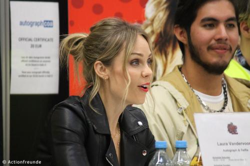 comic-con-2022-dortmund-laura-vandervoort