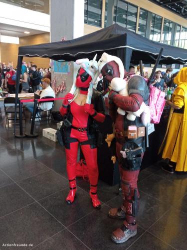 Comic Con Cosplayer Deadpool